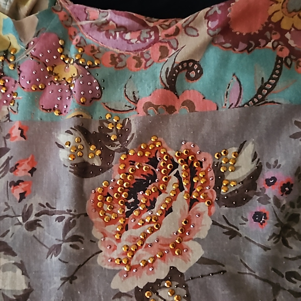 2 Flowy Tops - Picture 6 of 7